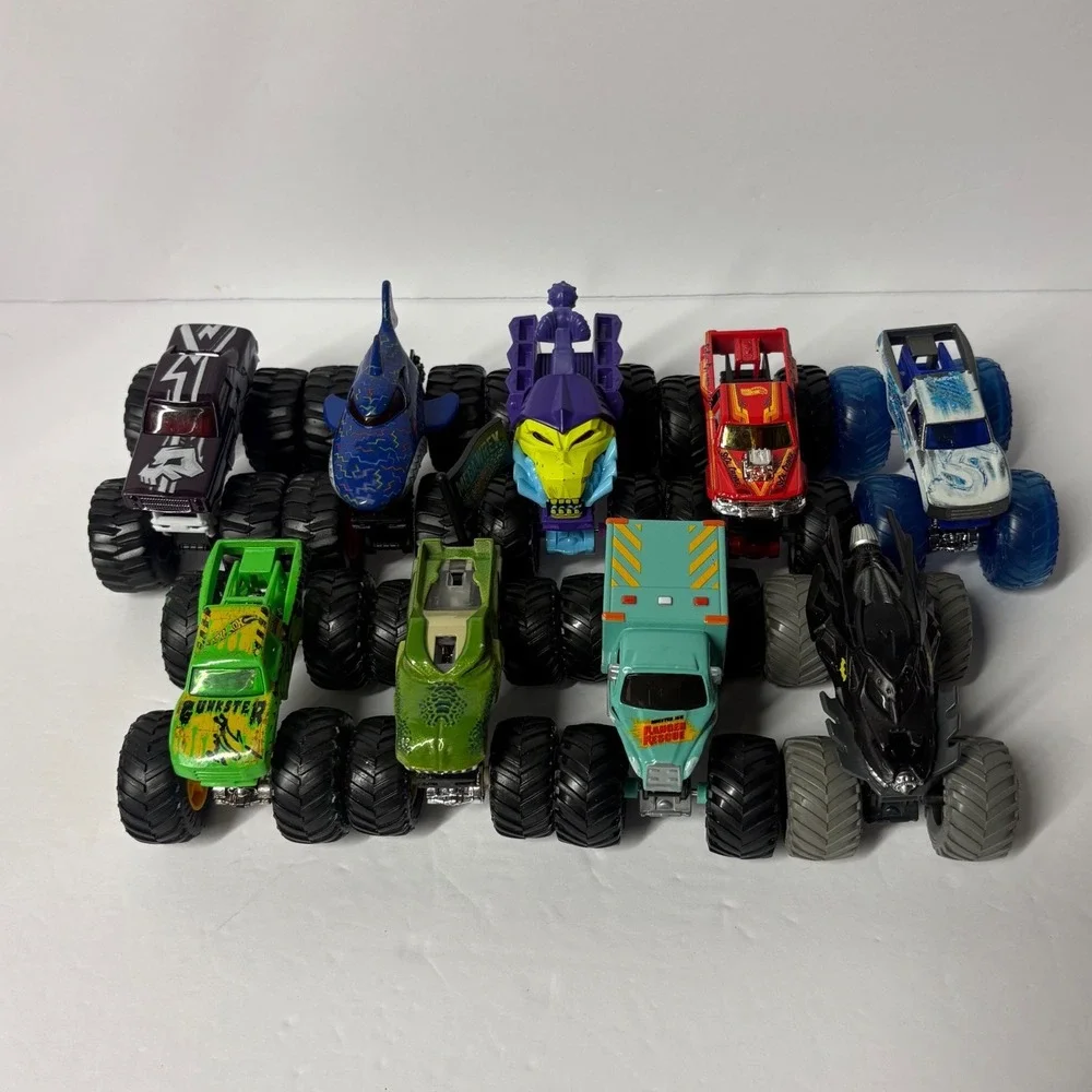 Hot Wheels Monster Jam Diecast Monster Trucks Batmobile Gunkster Mega-Wrex 1:64